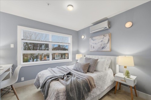 6733 Vivian Street, Vancouver, BC 