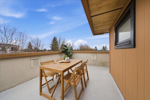 6733 Vivian Street, Vancouver, BC 