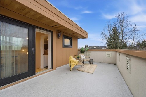 6733 Vivian Street, Vancouver, BC 