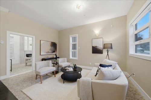 6733 Vivian Street, Vancouver, BC 