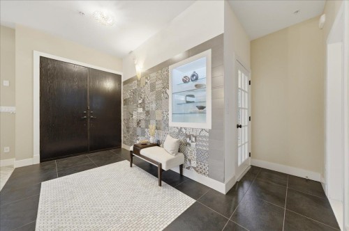 6733 Vivian Street, Vancouver, BC 