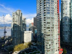 1706-1238 Melville Street  Vancouver, BC V6E 4N2