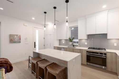 4372 13Th Avenue W, Vancouver, BC 
