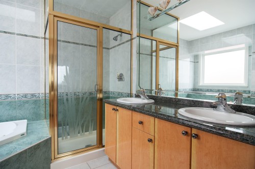 2288 Fraserview Drive, Vancouver, BC 