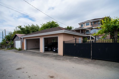 2288 Fraserview Drive, Vancouver, BC 