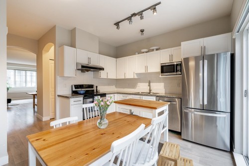 26-8533 Cumberland Place  Burnaby, BC V3N 5C1