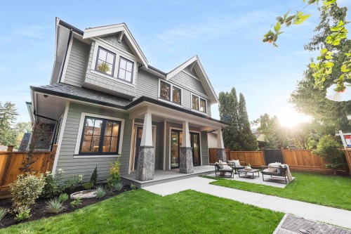 2136 10Th Avenue E, Vancouver, BC 