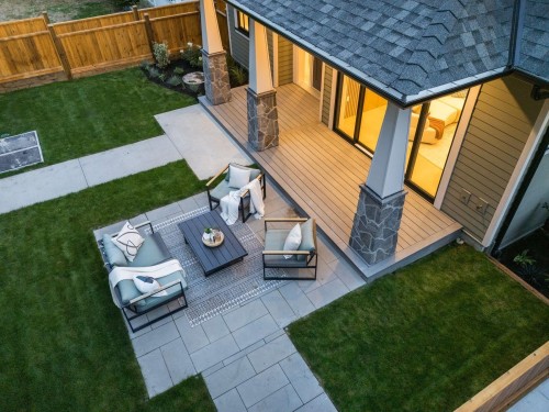 2136 10Th Avenue E, Vancouver, BC 