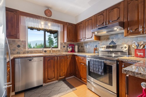 5508 Molina Road, North Vancouver, BC 