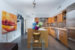 104-1168 Richards Street  Vancouver, BC V6B 3E6