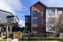 37995 Helm Way  Squamish, BC V8B 2A1