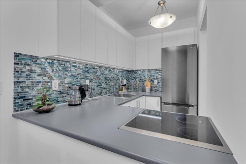 207-1655 Nelson Street, Vancouver, BC 