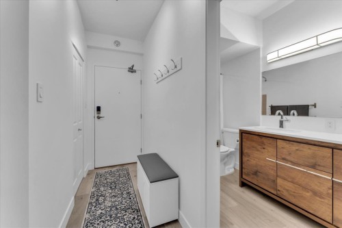 207-1655 Nelson Street, Vancouver, BC 