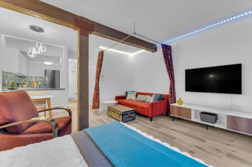 207-1655 Nelson Street, Vancouver, BC 