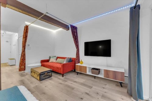 207-1655 Nelson Street, Vancouver, BC 