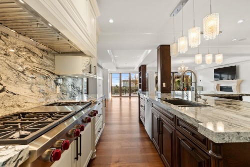 1118 Crestline Road, West Vancouver, BC 