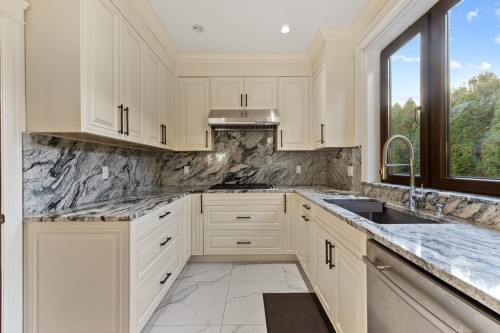 1118 Crestline Road, West Vancouver, BC 