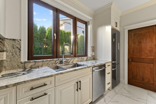 1118 Crestline Road, West Vancouver, BC 