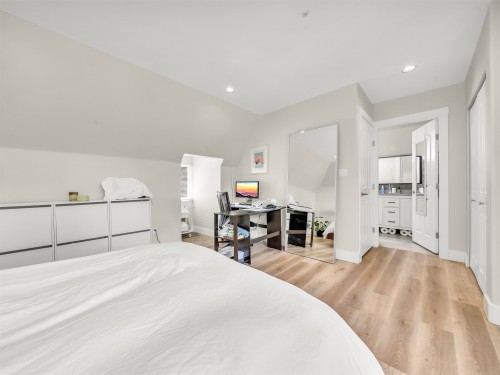 1089 King Edward Avenue E, Vancouver, BC 
