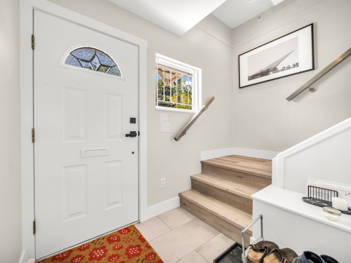 1089 King Edward Avenue E, Vancouver, BC 