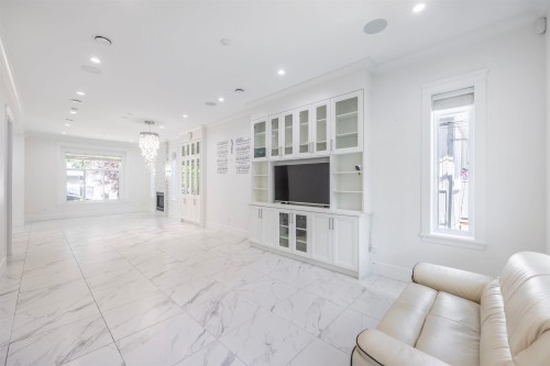 172 Ontario Place, Vancouver, BC 