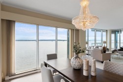 1401-2120 Argyle Avenue  West Vancouver, BC V7V 1A4