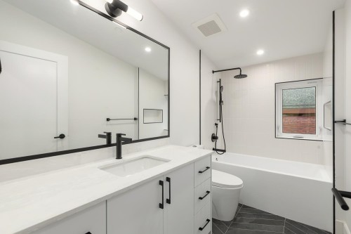 855 19Th Avenue E, Vancouver, BC 