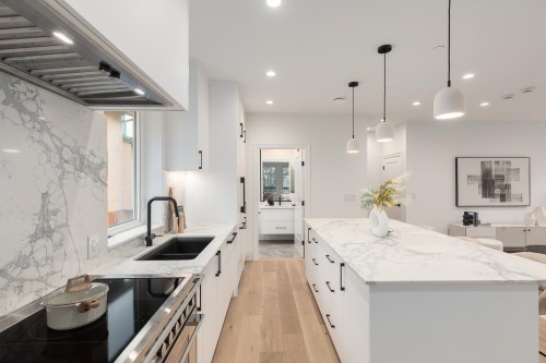 855 19Th Avenue E, Vancouver, BC 