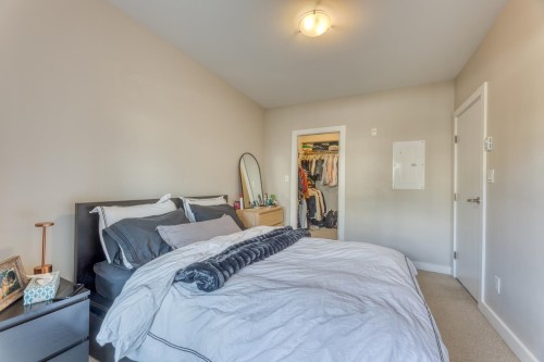 302-1182 16Th Street W, North Vancouver, BC 