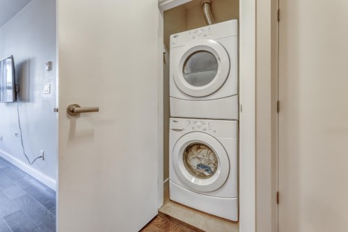 302-1182 16Th Street W, North Vancouver, BC 