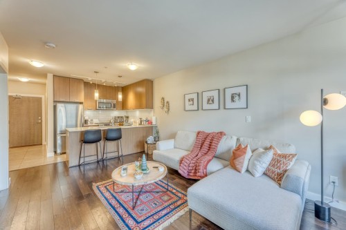 302-1182 16Th Street W, North Vancouver, BC 