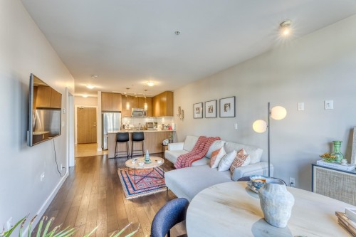 302-1182 16Th Street W, North Vancouver, BC 