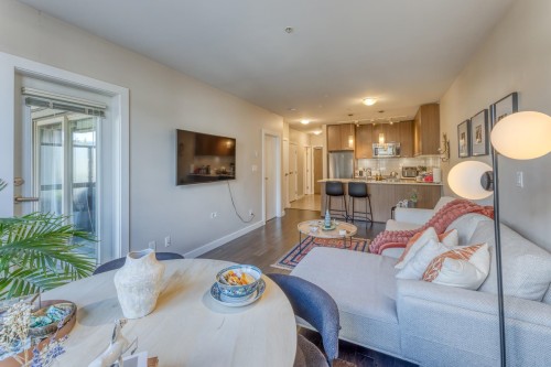 302-1182 16Th Street W, North Vancouver, BC 