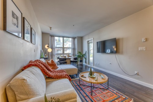 302-1182 16Th Street W, North Vancouver, BC 