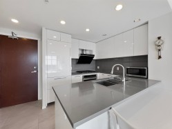 28xx-3102 Windsor Gate  Coquitlam, BC V3B 0J3