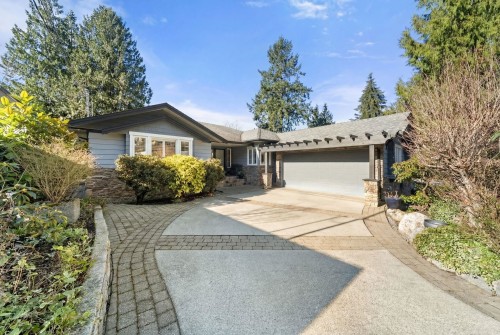 759 Winona Avenue  North Vancouver, BC V7R 2B2