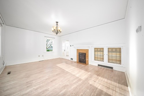 726 Tenth Street  New Westminster, BC V3M 3Z9