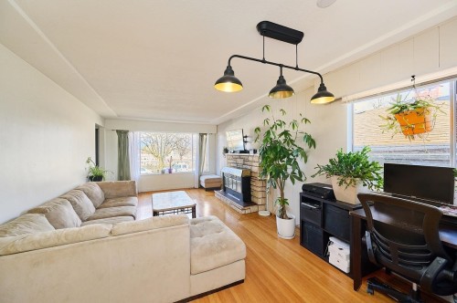 50 37Th Avenue E, Vancouver, BC 