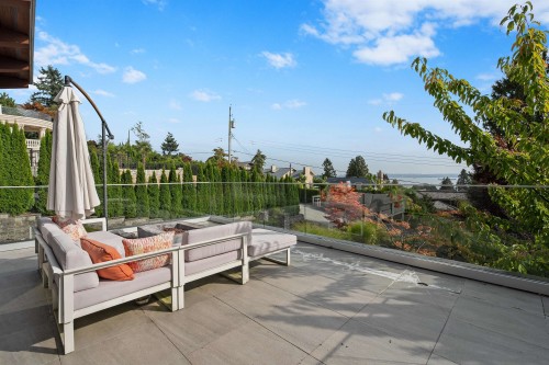 2643 Nelson Avenue, West Vancouver, BC 