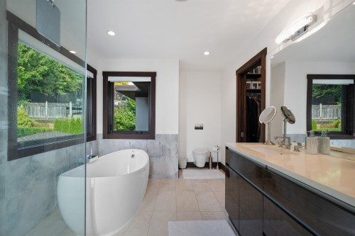 2643 Nelson Avenue, West Vancouver, BC 