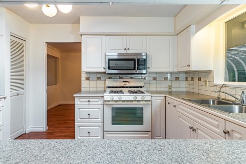 5725 Cranley Drive, West Vancouver, BC 