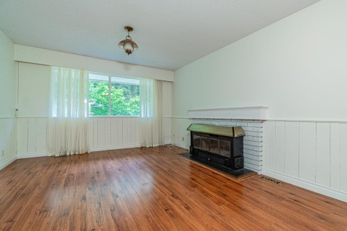 5725 Cranley Drive, West Vancouver, BC 