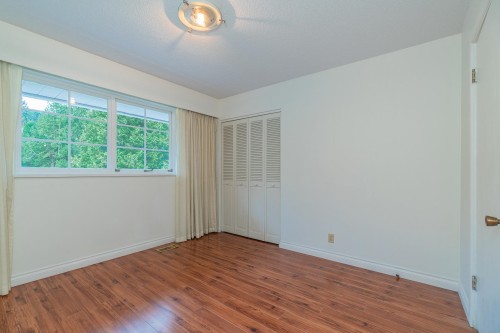 5725 Cranley Drive, West Vancouver, BC 