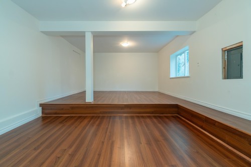 5725 Cranley Drive, West Vancouver, BC 