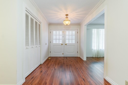 5725 Cranley Drive, West Vancouver, BC 