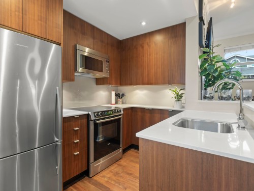 181 13Th Avenue W, Vancouver, BC 