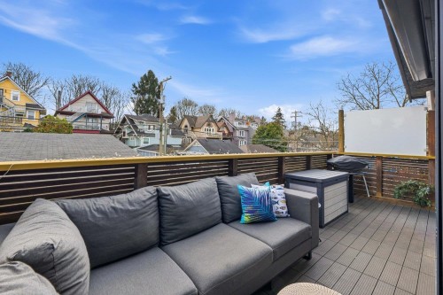 128 12Th Avenue W, Vancouver, BC 