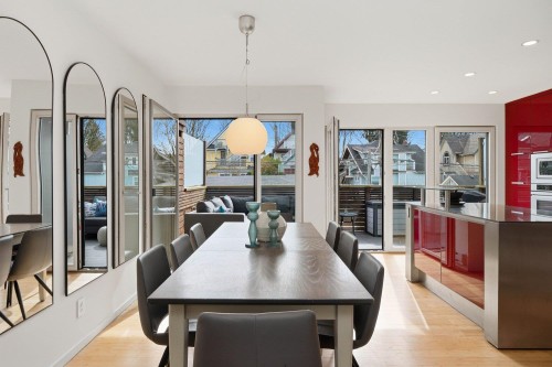 128 12Th Avenue W, Vancouver, BC 