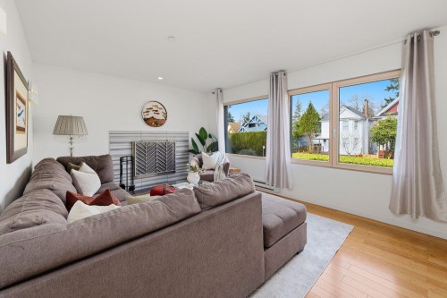 128 12Th Avenue W, Vancouver, BC 