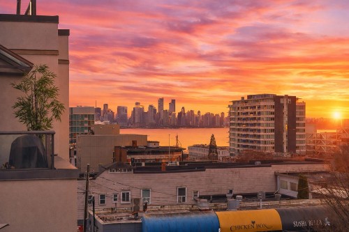 403-118 2nd Street E North Vancouver, BC V7L 1C3